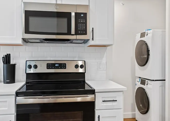 The Corbin 1306 - The Dartmouth Apartment